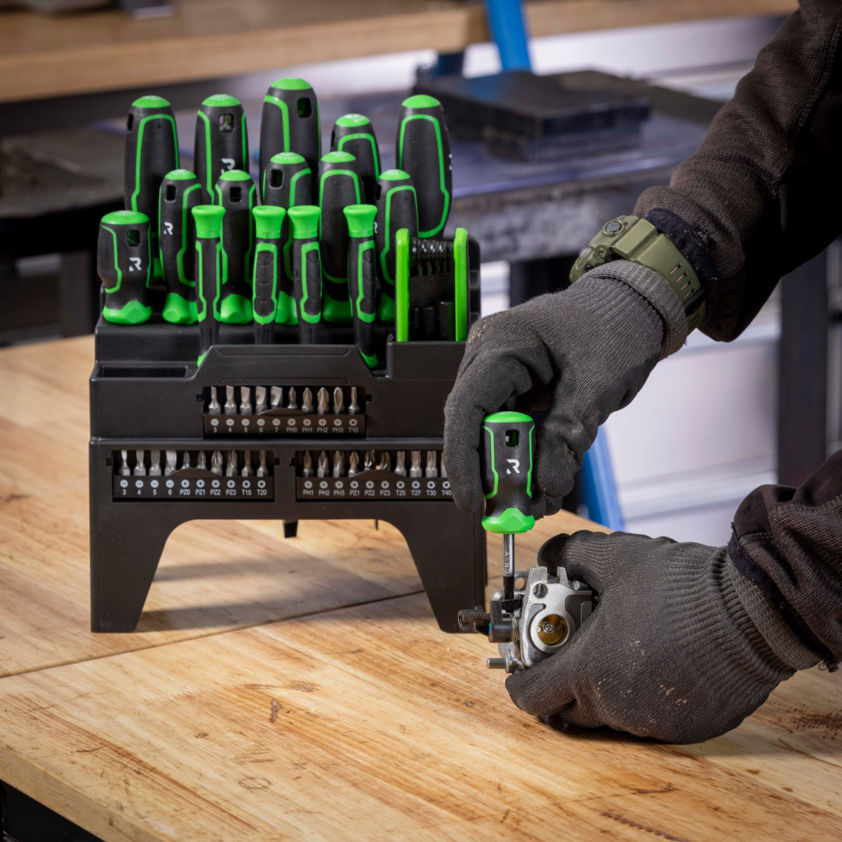 Screwdriver Bits Rack Rikä 54-Piece Screwdriver & Bit Set with Storage Rack | CR-V Magnetic